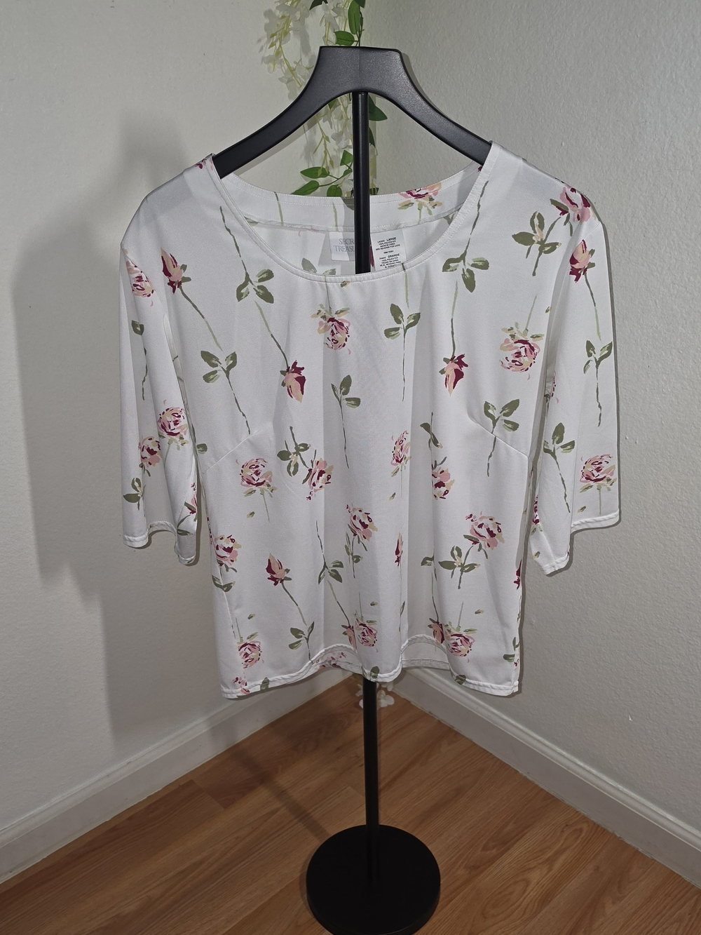 Women's Floral Short Sleeve Pajama Top - White with Pink Roses